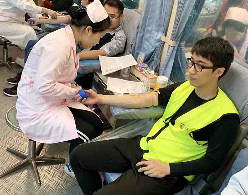百投集團團委組織青年參加全市學(xué)雷鋒精神志愿者行動
